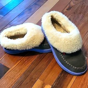 UGG slippers, Grey/Purple, Big Girls size 4